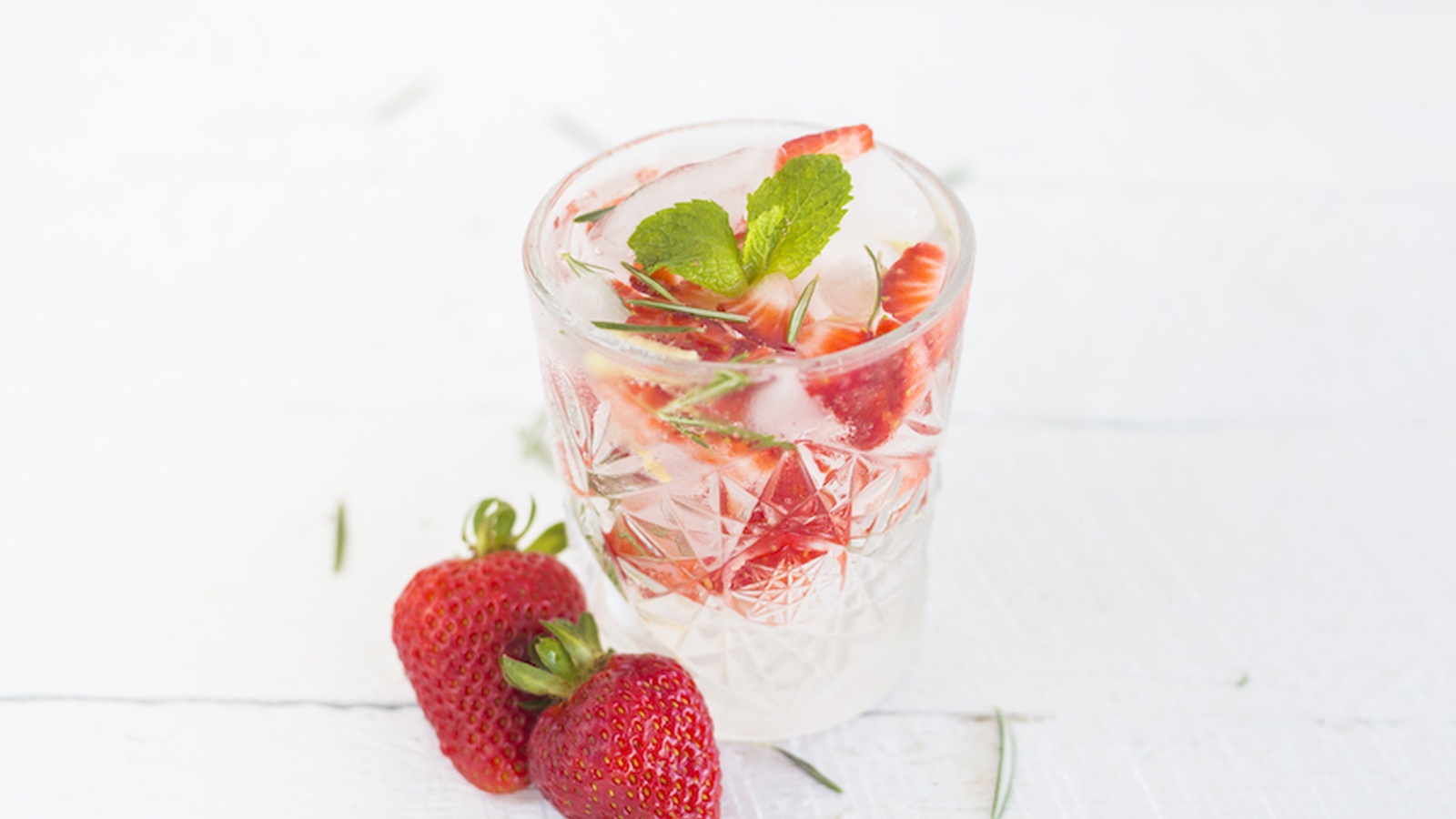 Strawberry, Mint and Rosemary Mojito