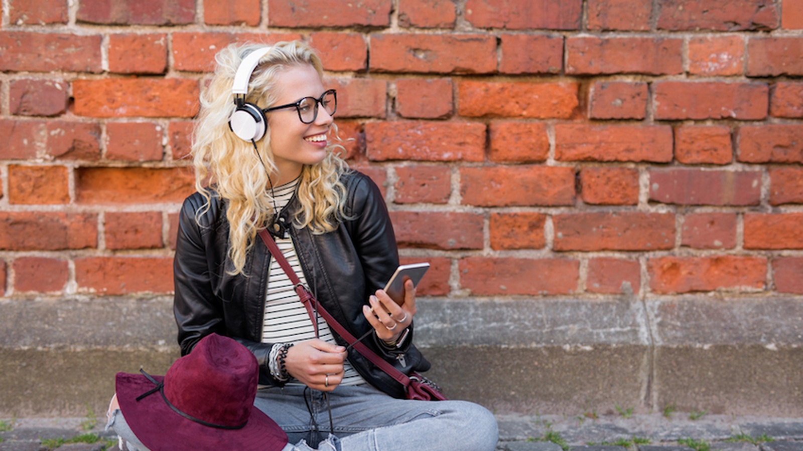 9 Podcasts We'll Be Listening to This Year (Health, Nutrition, Fitness, Self-Help, Professional)