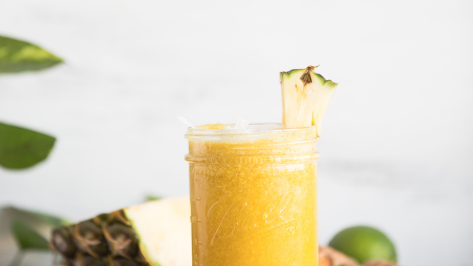 Pineapple & Turmeric Anti-Inflammatory Smoothie