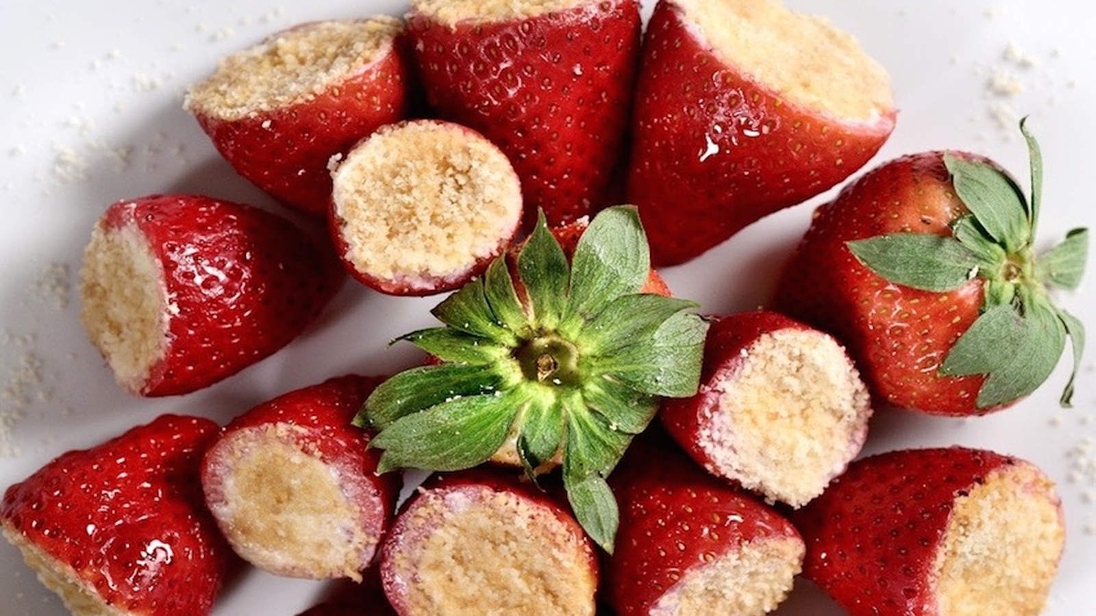 Vegan Strawberry Cheesecake Bites