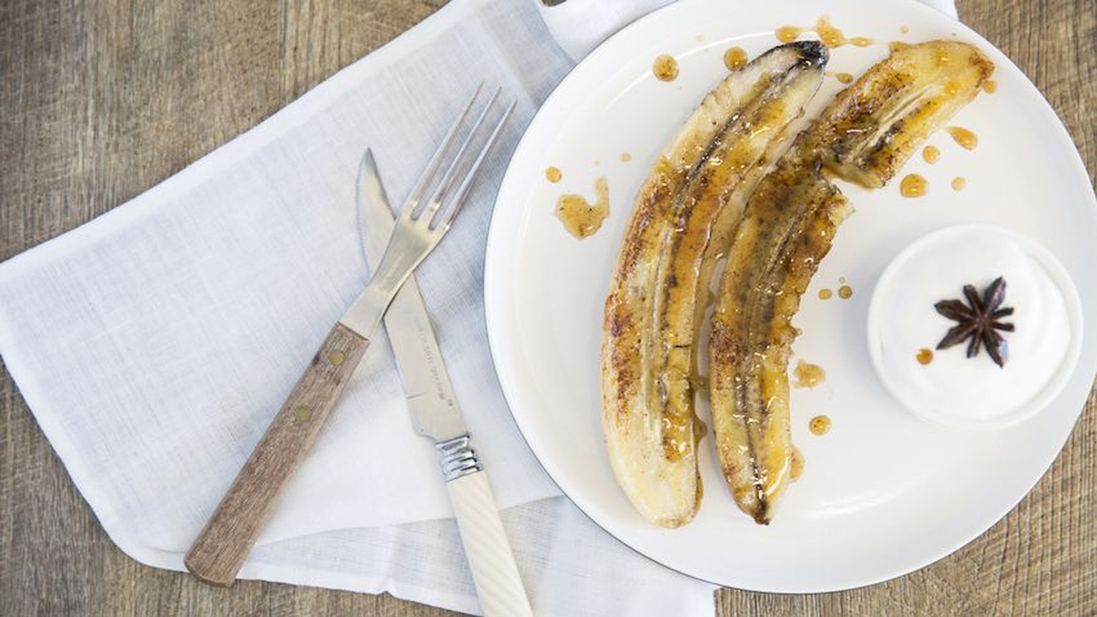 Spiced Caramelized Bananas With Coconut Yogurt