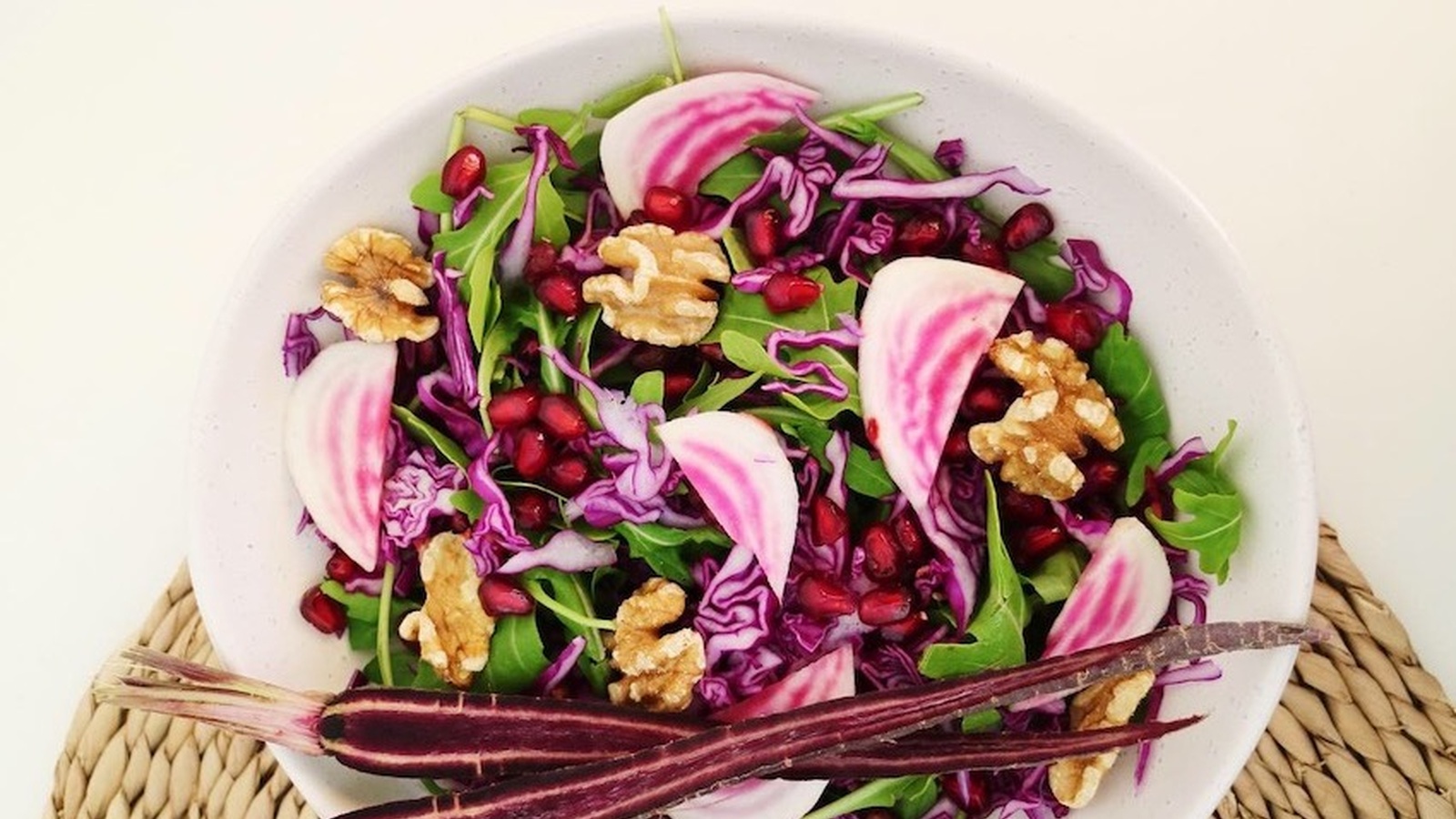 Polyphenol Pomegranate & Walnut Salad