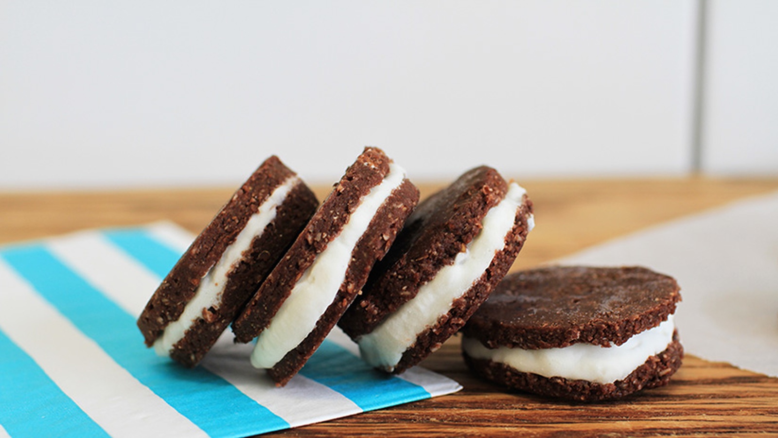 Homemade (With Love) Oreo Cookies (Raw Recipe)