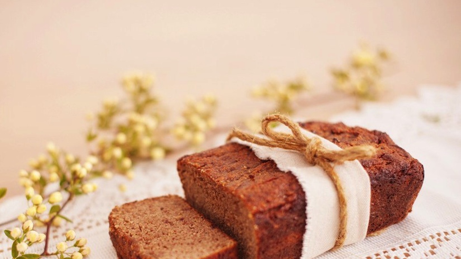 Simple Banana Bread (Recipe)