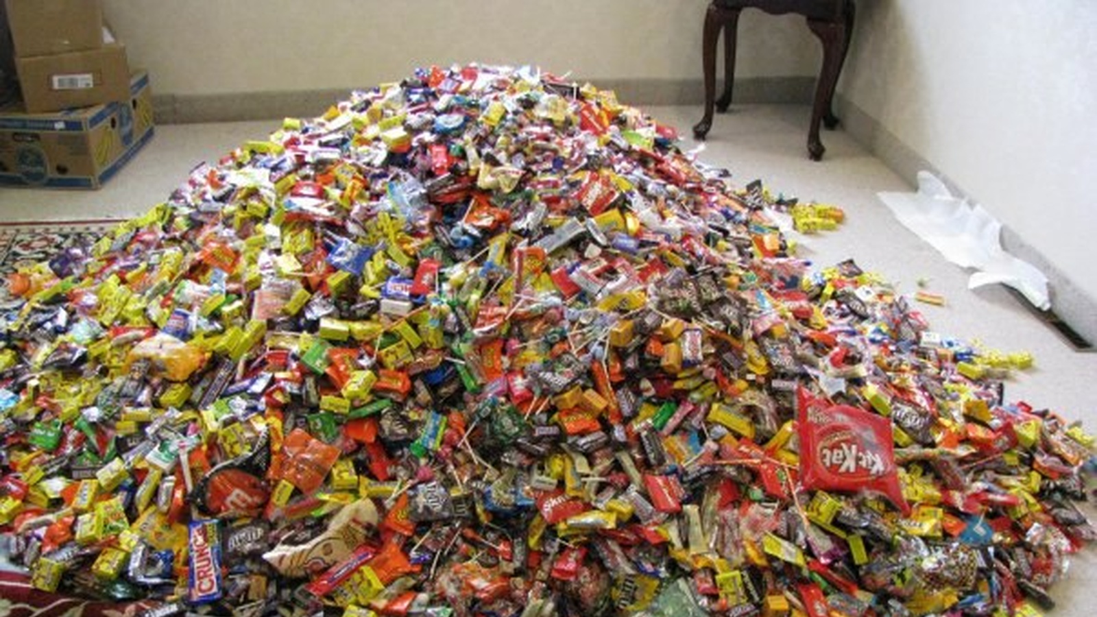 Trick or Treat: Healthy Halloween Survival Guide (Plus 9 Fun Photos Of Snacks!)