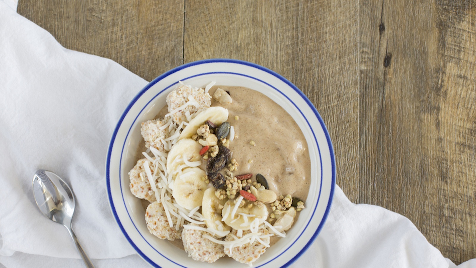 Banana Coconut Smoothie Bowl